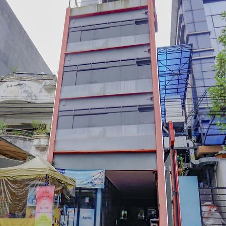 Oyo 117 Blueberry Homestay Джакарта Екстериор снимка