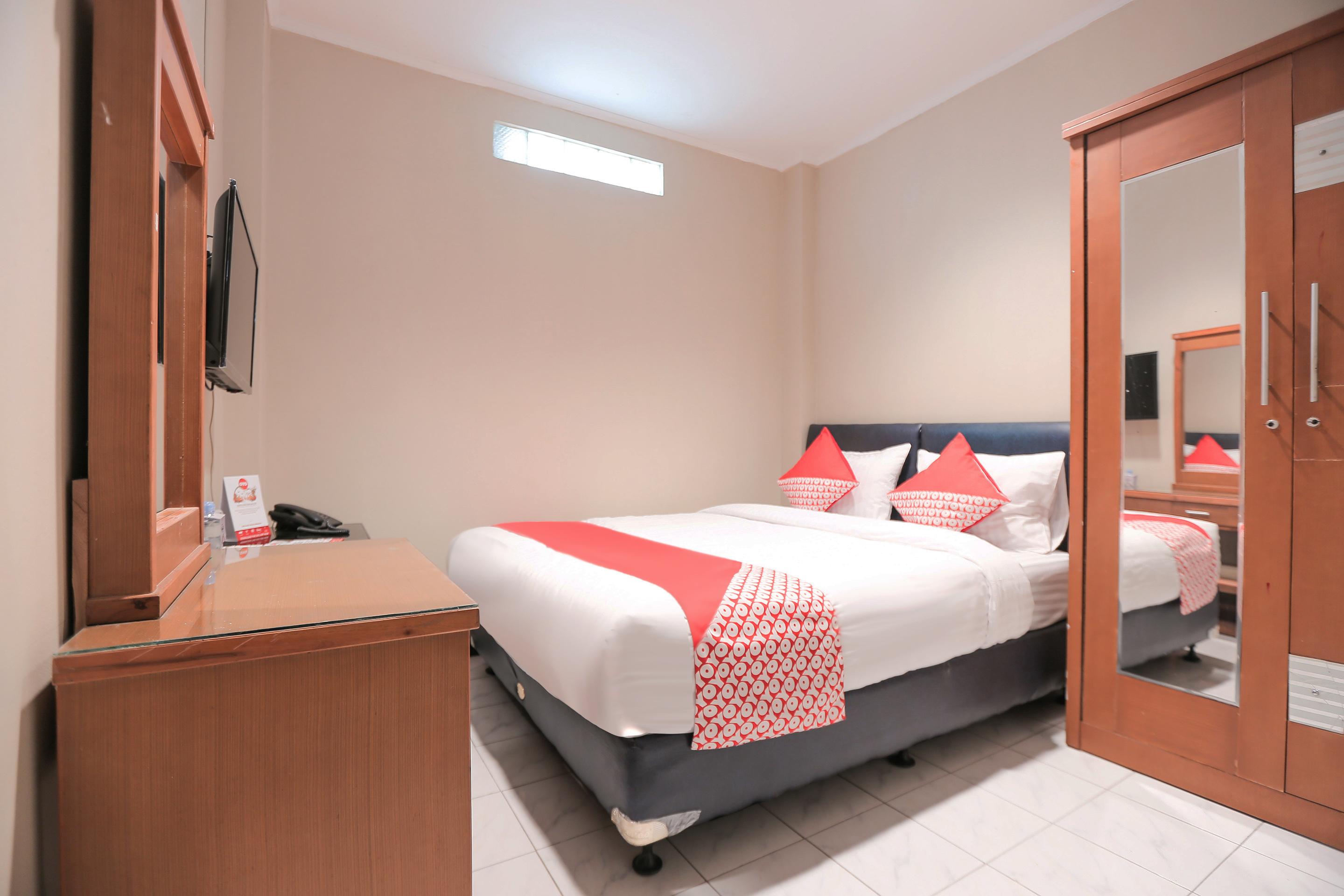Oyo 117 Blueberry Homestay Джакарта Екстериор снимка