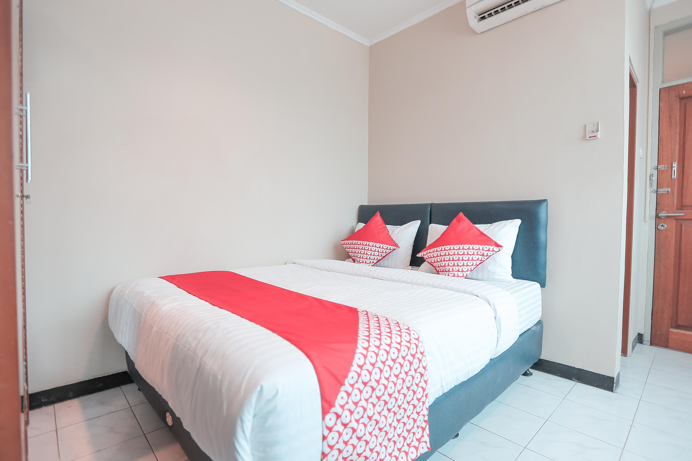 Oyo 117 Blueberry Homestay Джакарта Екстериор снимка