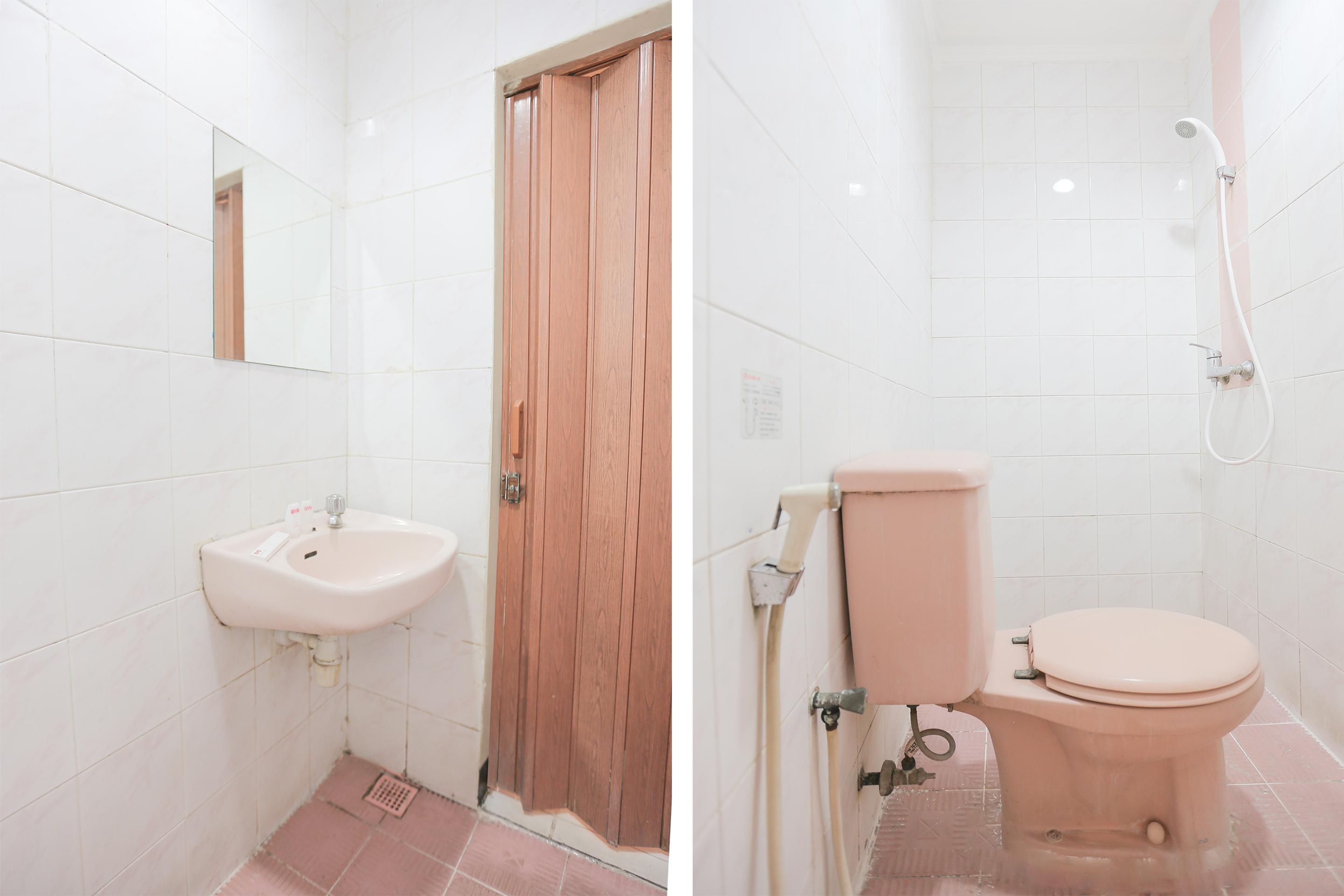 Oyo 117 Blueberry Homestay Джакарта Екстериор снимка