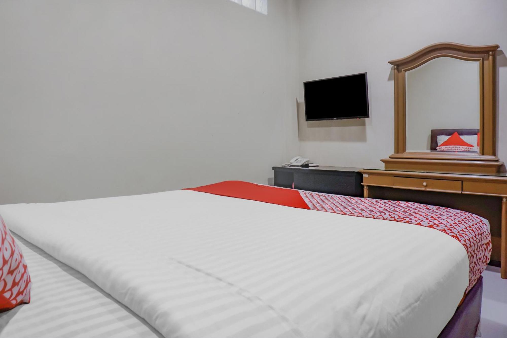 Oyo 117 Blueberry Homestay Джакарта Екстериор снимка