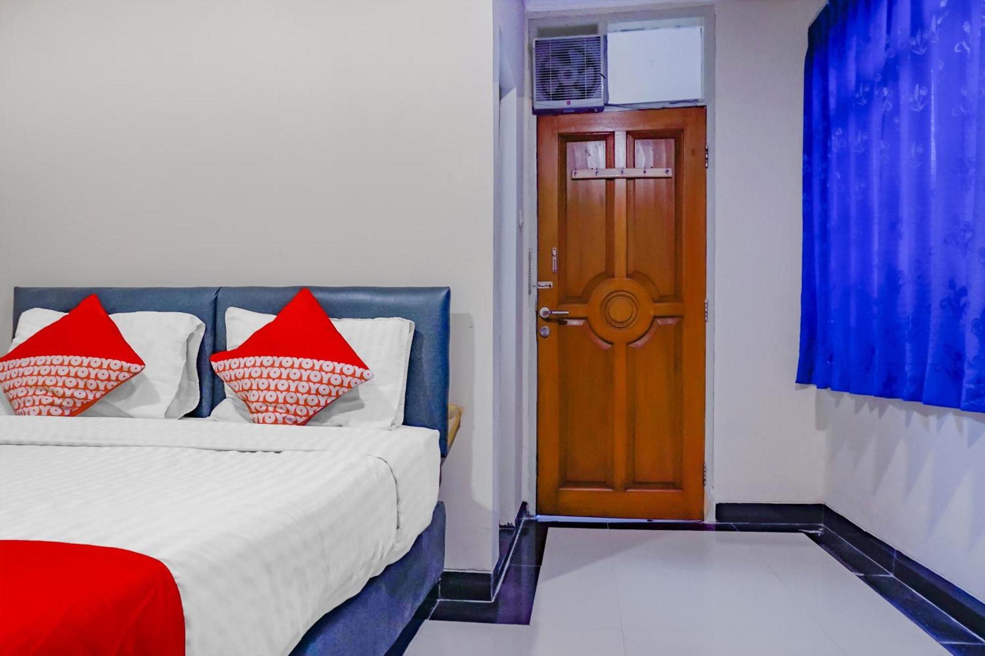 Oyo 117 Blueberry Homestay Джакарта Екстериор снимка