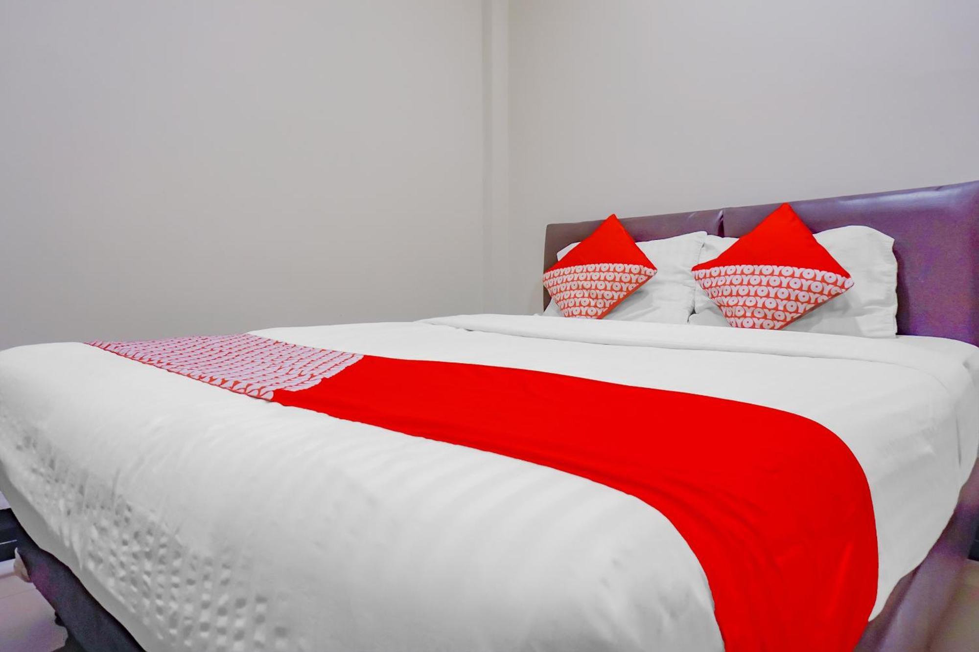 Oyo 117 Blueberry Homestay Джакарта Екстериор снимка