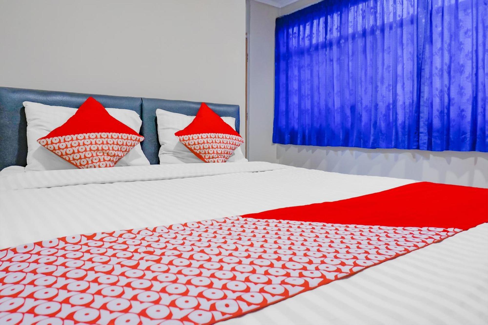 Oyo 117 Blueberry Homestay Джакарта Екстериор снимка