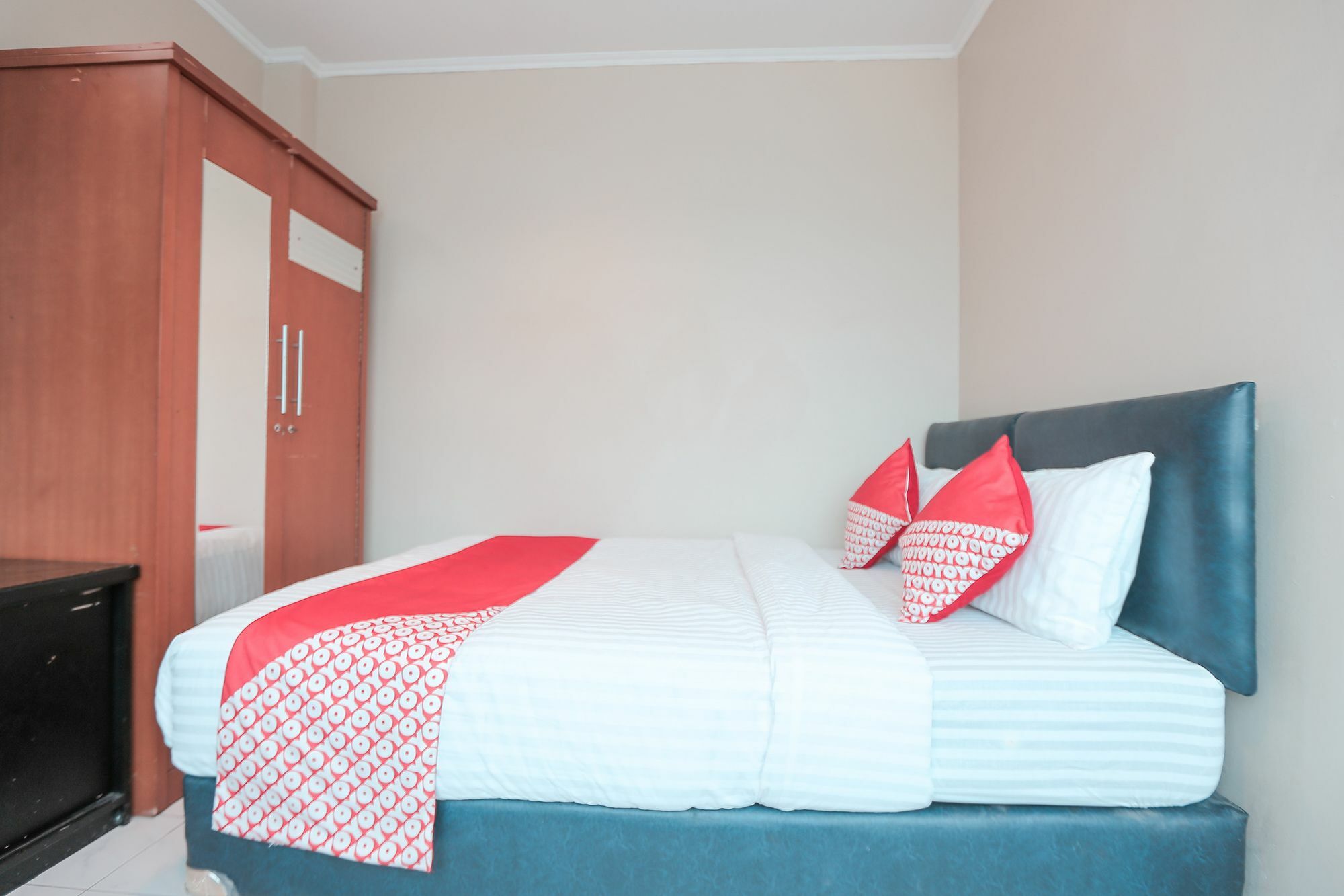Oyo 117 Blueberry Homestay Джакарта Екстериор снимка